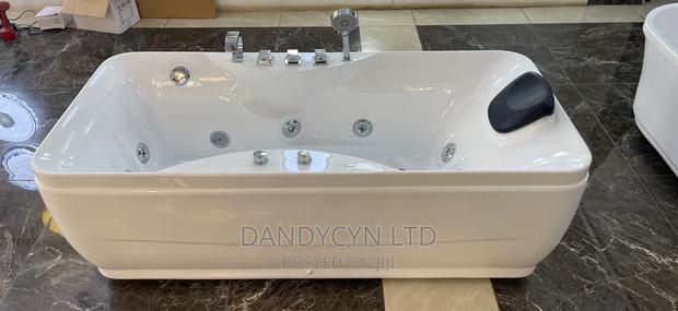 Stand-Alone Jacuzzi · Photo 2