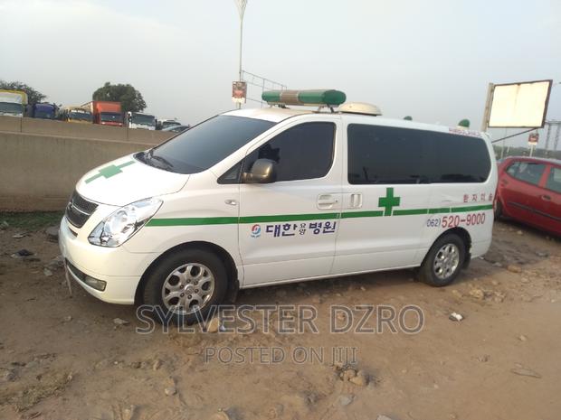Hyundai Starex 2012 White · Photo 1