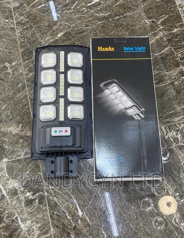 Solar Street Light 200 Watts · Photo 2