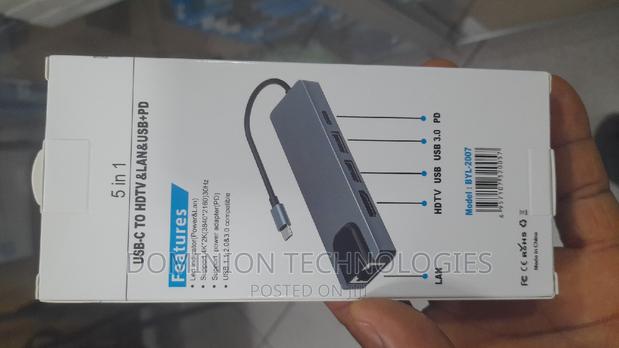 Type C Adapter 8 in 1 Dock · Photo 2