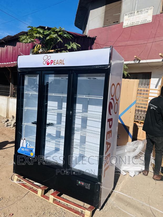 Store Fridge 3doors Pearl Display Fridge PVC-150 · Photo 1