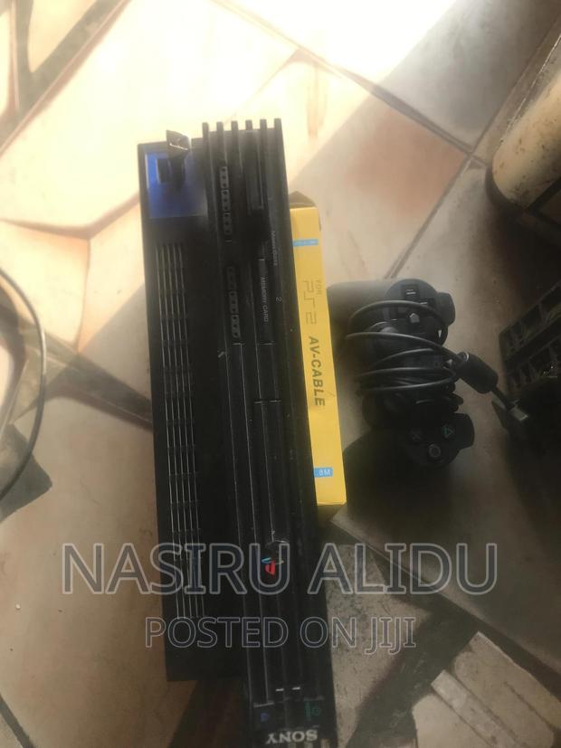 Ps2 With 5 -10 Games Installed · Photo 4