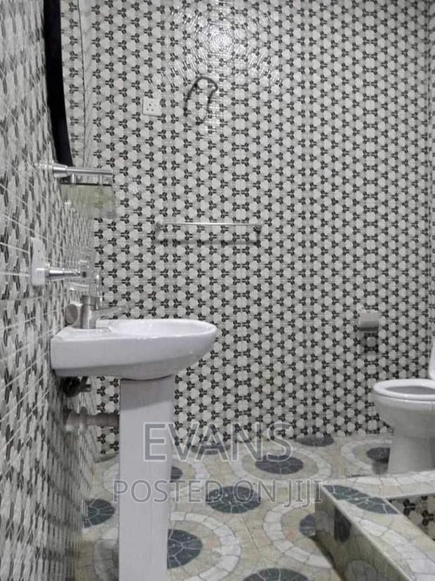 Bathroom Tilling Experts · Photo 1