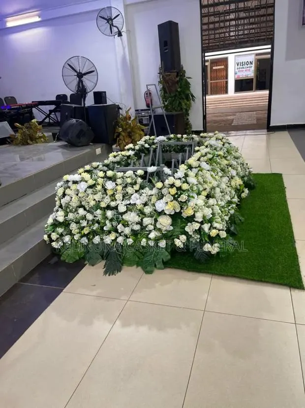 Floral Around Casket · Photo 1