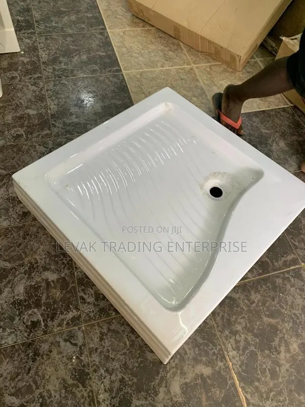Shower Tray- Bathtub- 90cm Square · Photo 1