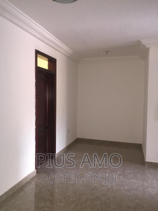 Spacious Chamber and Hall · Photo 6