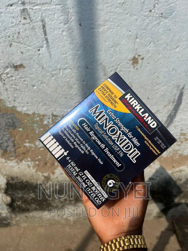 Kirkland Oil Minoxidil Box · Photo 1