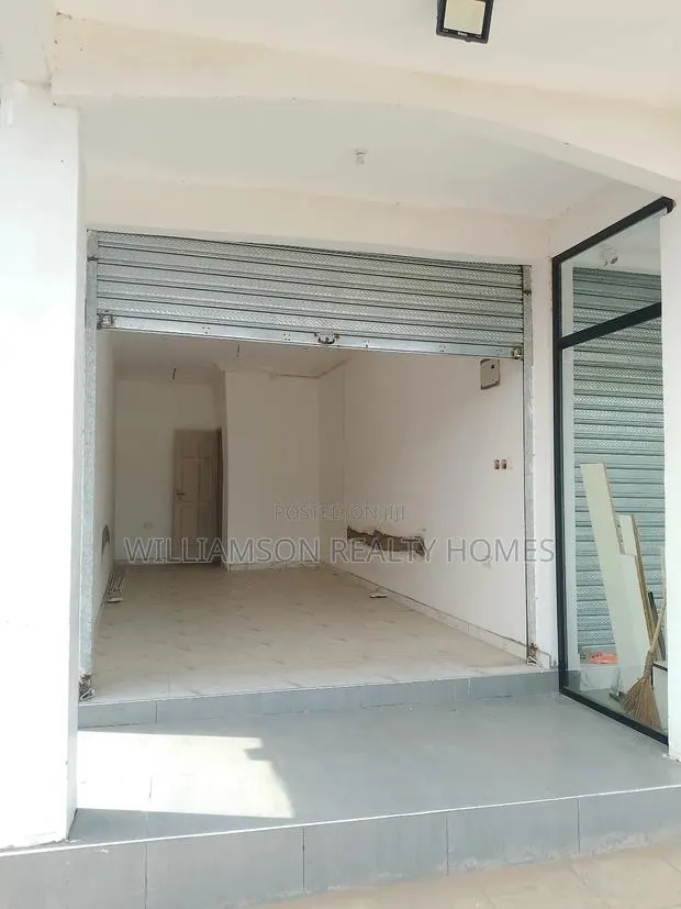 Downstairs Road Side Shop/Office Space/Warehouse/Showroom,Spintex · Photo 1