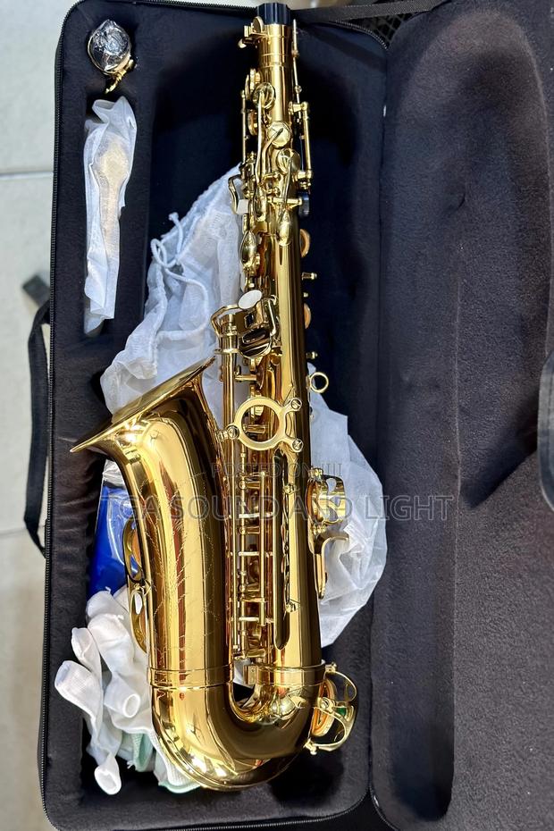 Yamaha Yas Alto Saxophone - Gold · Photo 2