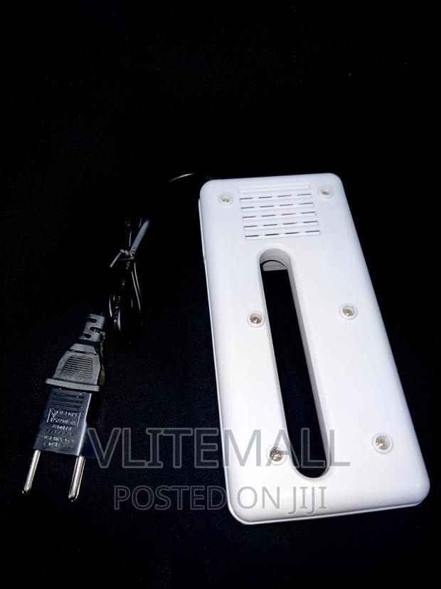 8slots Intelligent Charger for AA/AAA Batteries · Photo 2