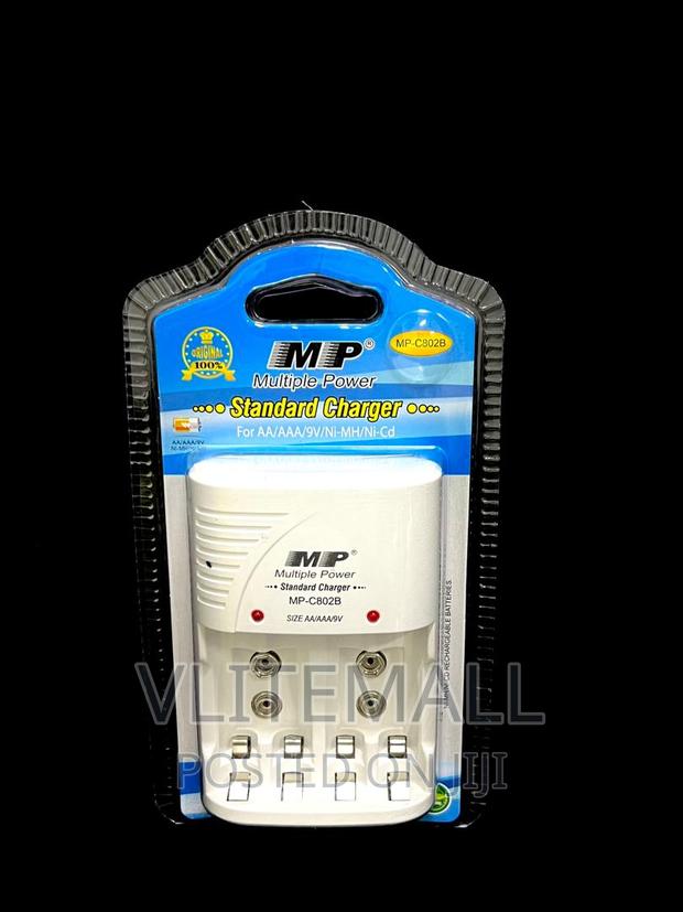 Multiplepower Rechageable Battery Charger (MP-C802B) · Photo 1