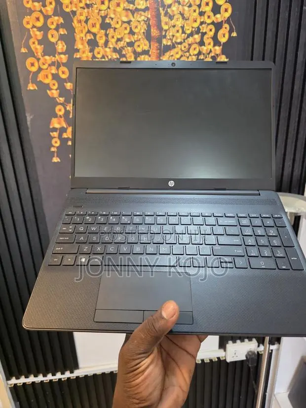 Laptop HP 250 G6 8GB Intel Core i7 SSD 256GB · Photo 1