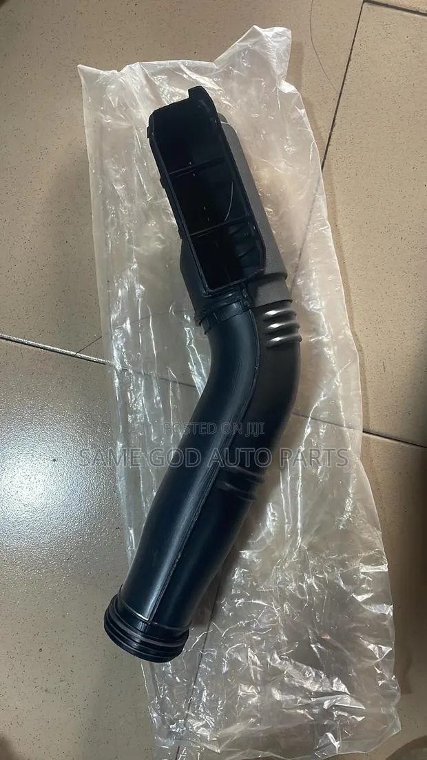 Hyundai Elantra 2016-2019 Air Intake Hose · Photo 1