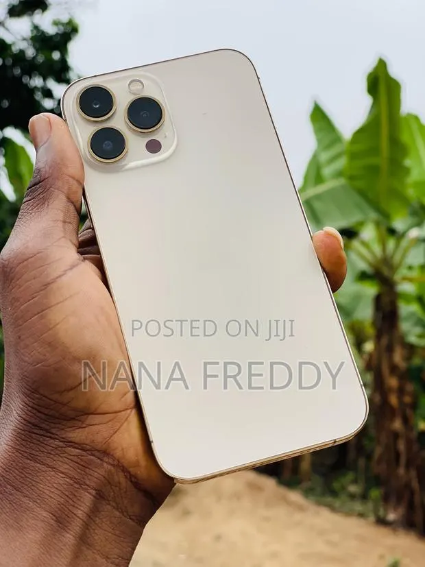 Apple iPhone 13 Pro Max 128 GB Gold · Photo 1