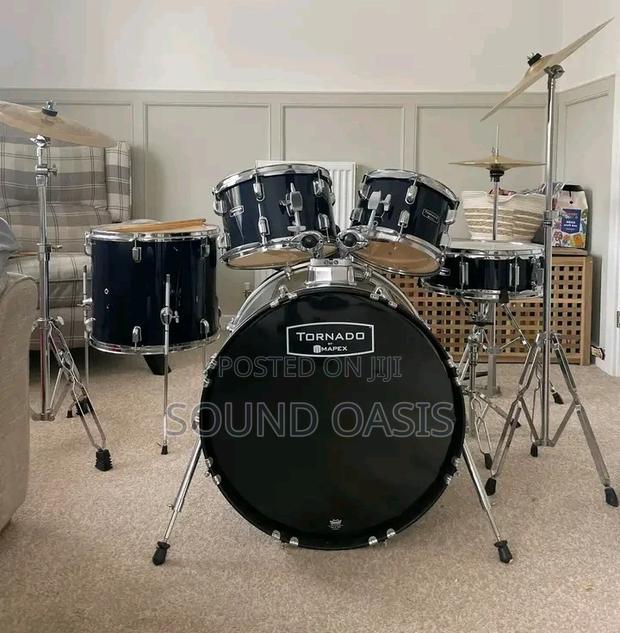 Mapex Tornado 5-Piece Drum Kit With Hardware and Cymbals · Photo 1