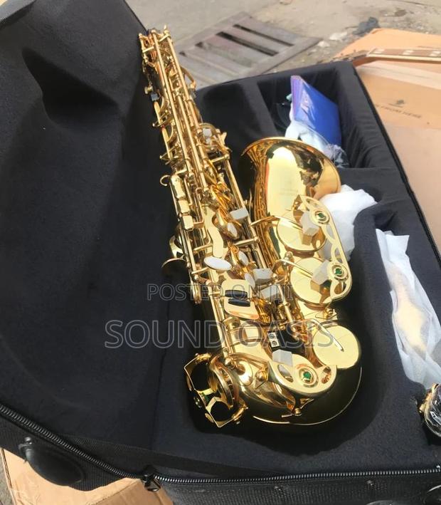 Yamaha Alto Saxophone (Gold) · Photo 2
