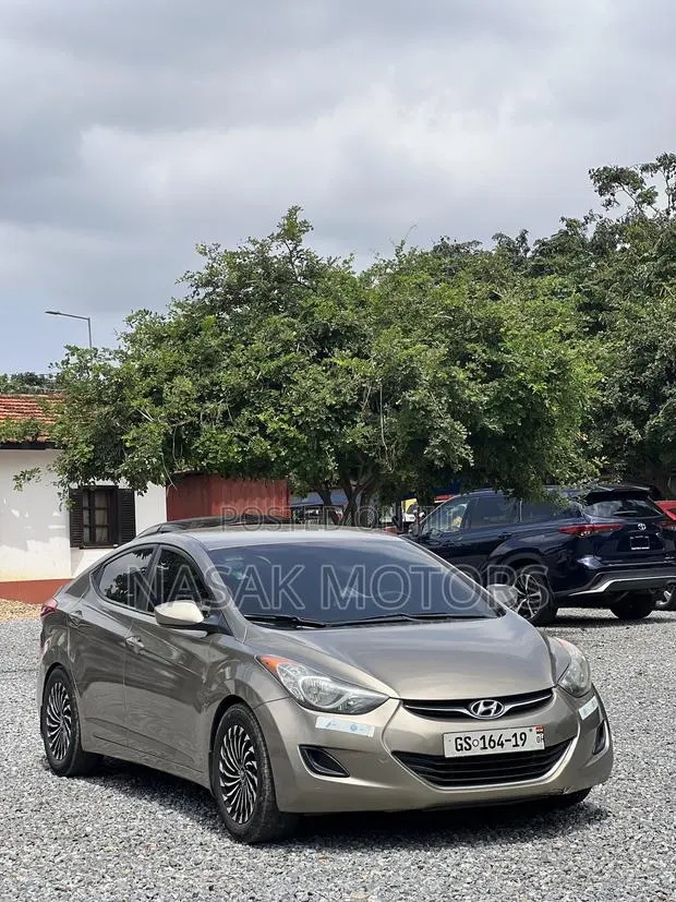 Hyundai Elantra SE 4dr Sedan (1.8L 4cyl 6A) 2014 Gold