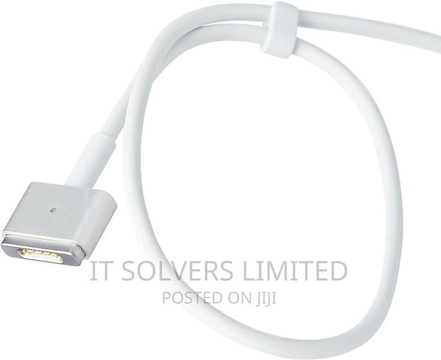 Apple 16.5V 3.65(M2) Original · Photo 3