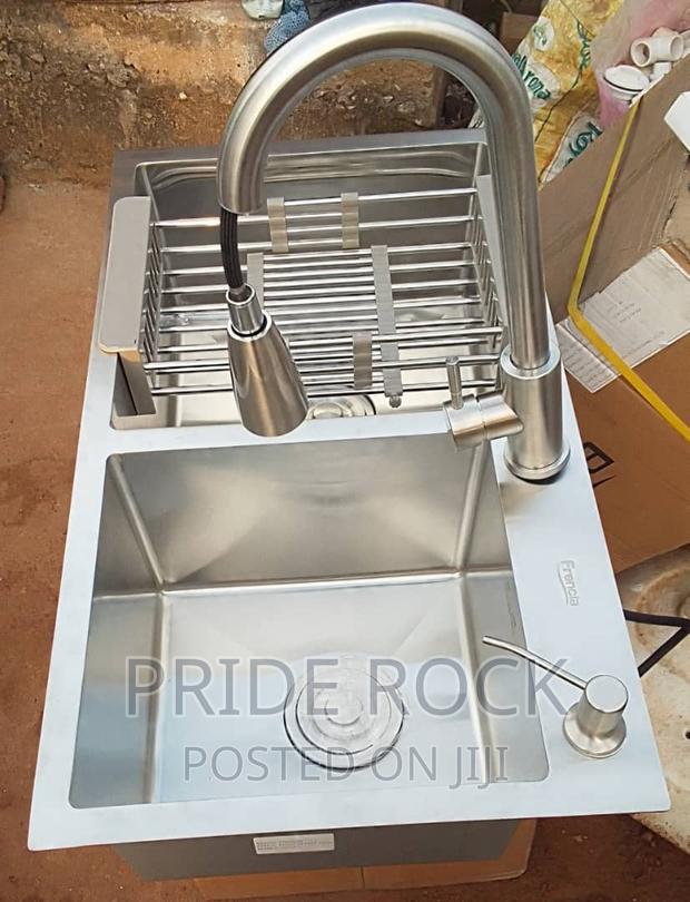 Armless Double Bowl Sink, Antitrust With Pull Out Tap · Photo 2