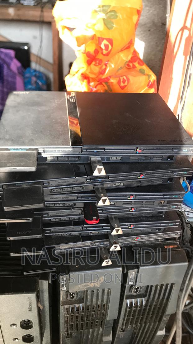 Ps2 With 5 -10 Games Installed · Photo 5