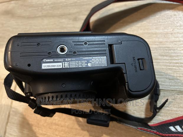 Canon 6d Mark Ii Body With Battery And Charger · Photo 8