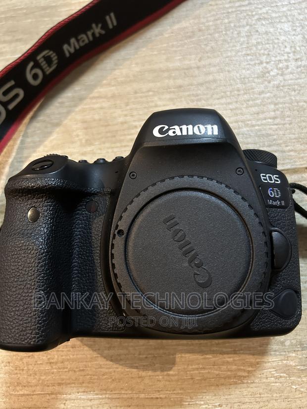 Canon 6d Mark Ii Body With Battery And Charger · Photo 1