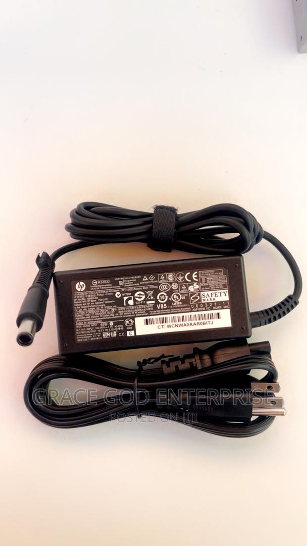 Original HP Big Pin Charger 65W · Photo 1