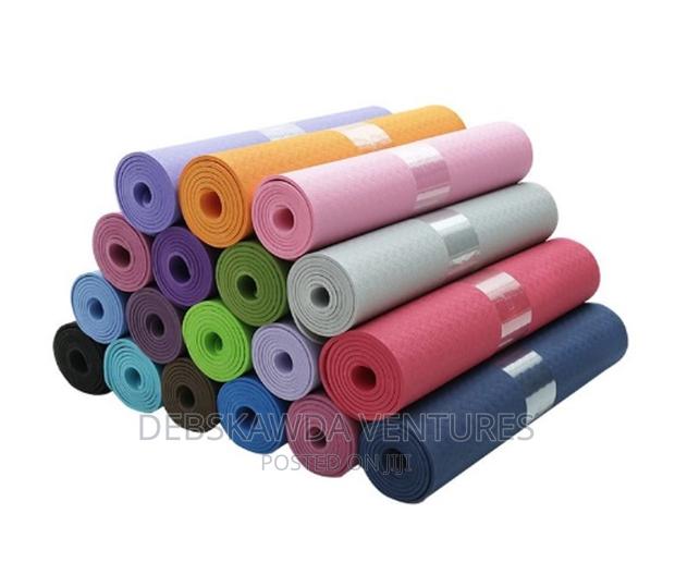 Standard Yoga Mat (173cmx61cmx.4mm) · Photo 1