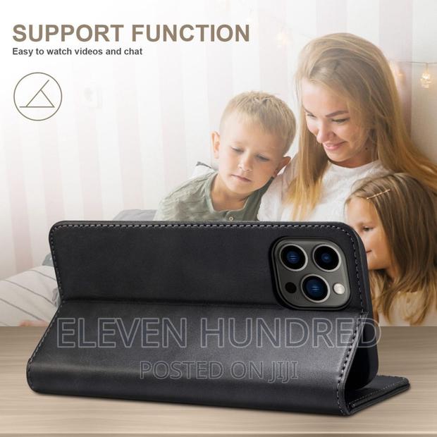 Apple iPhone 15 /14/13/12/11/ Series Leather Flip Cover · Photo 3