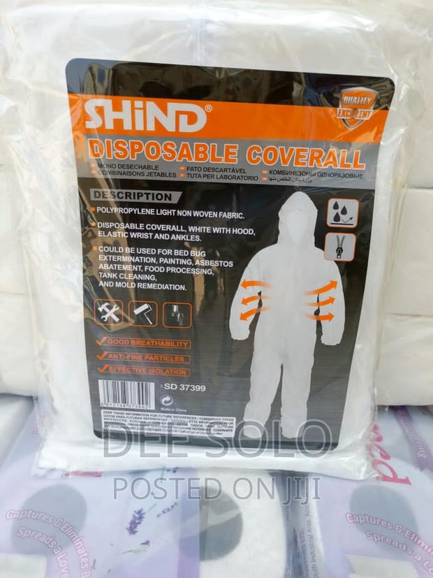 Disposable Lab Coats · Photo 2