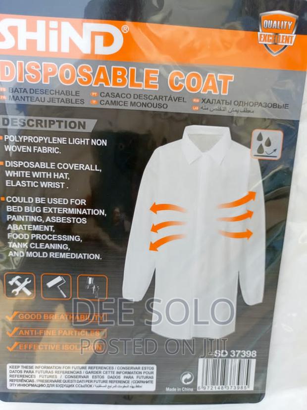 Disposable Lab Coats · Photo 4