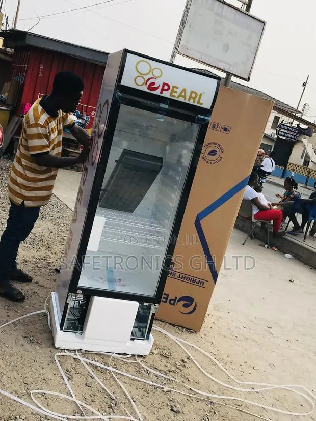 Get Lockable Pearl Display PVC-325 300 Liter Singledoor · Photo 1