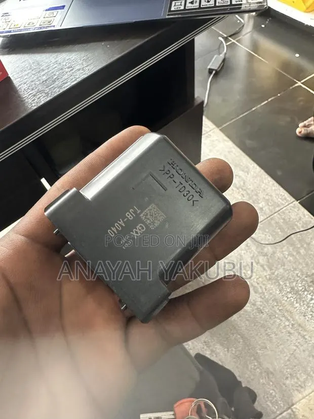Telematics Control Module Transceiver · Photo 1