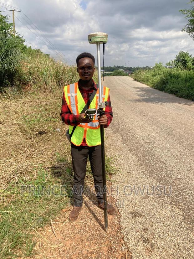 Land Surveyor · Photo 1