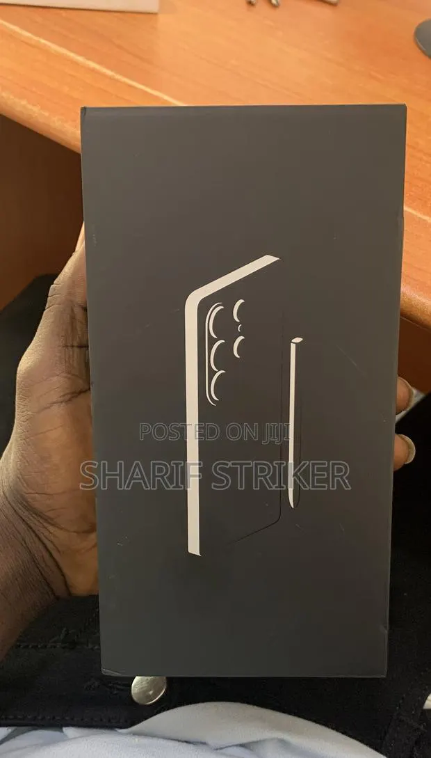 New Samsung Galaxy S26 Ultra 5G 1 TB Gray · Photo 1