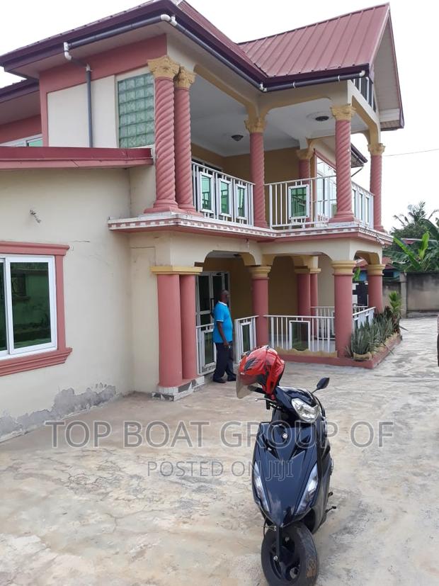 Furnished 8bdrm House in Top Boat Estate, Kumasi Metropolitan for sale · Photo 3