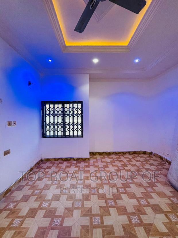 Furnished 8bdrm House in Top Boat Estate, Kumasi Metropolitan for sale · Photo 5
