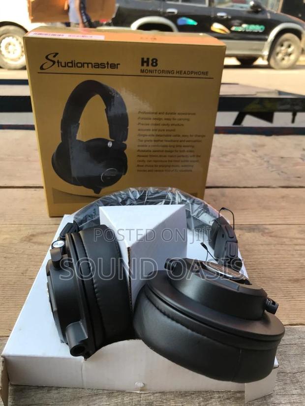 Studiomaster H8 Closed Headphone (UK Made) · Photo 1
