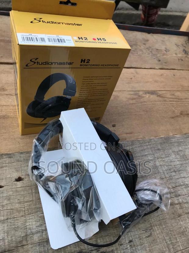 Studiomaster Since 1976 UK Made H2 Closed Headphone · Photo 2