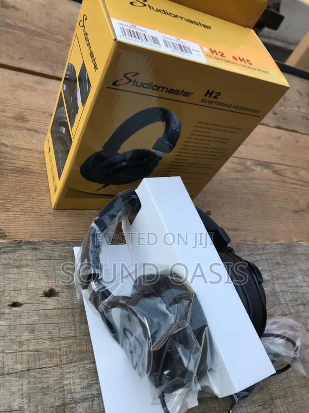 Studiomaster Since 1976 UK Made H2 Closed Headphone · Photo 1