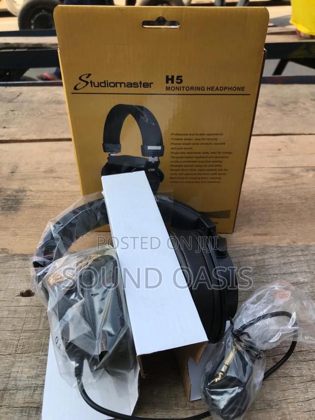 Studiomaster H5 Closed Headphone (UK Made) · Photo 1