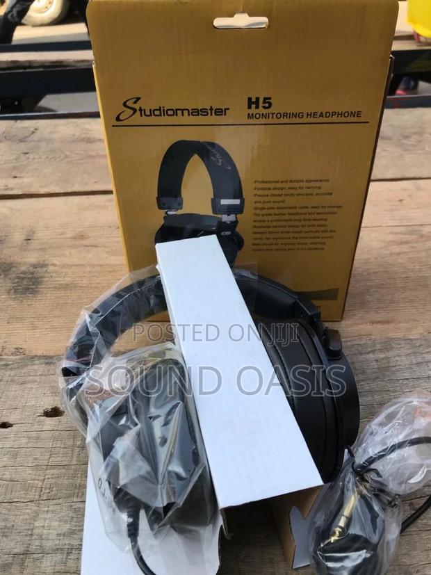 Studiomaster H5 Closed Headphone (UK Made) · Photo 2