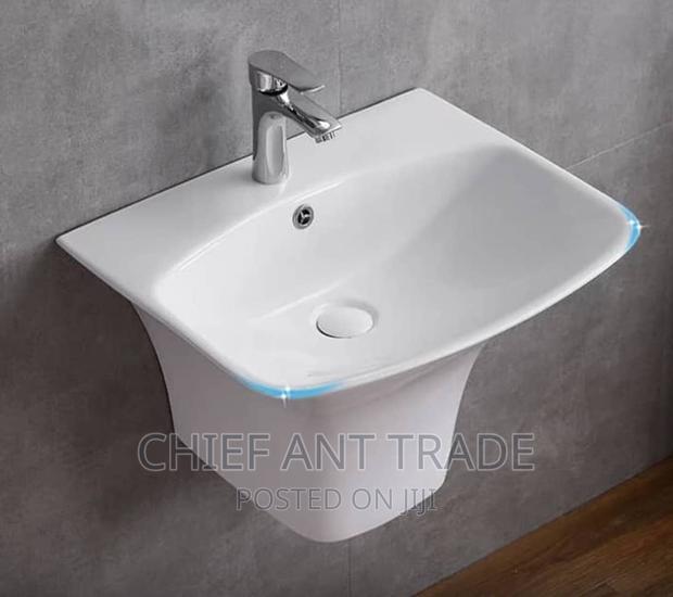 Suspended / Hung Basin · Photo 2