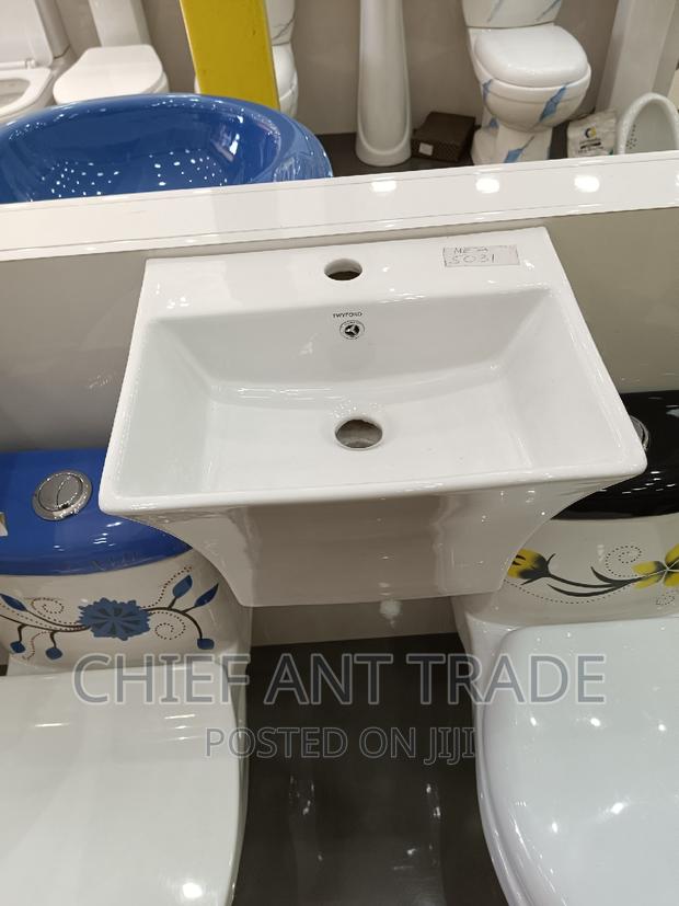 Suspended / Hung Basin · Photo 3