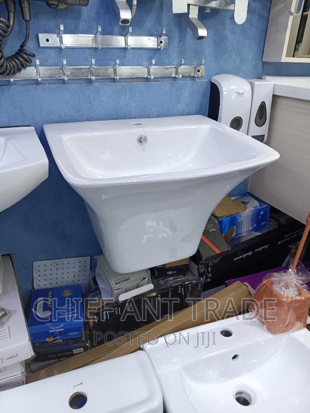 Suspended / Hung Basin · Photo 5