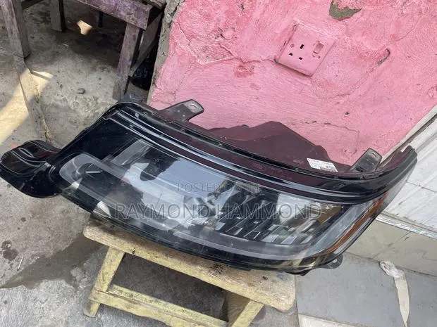 Range Rover Sports Headlight Left 2018-2021 · Photo 1
