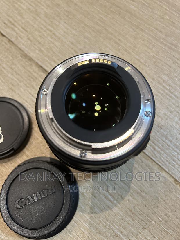 Canon Ef 85mm F/1.8 Usm Lens · Photo 4