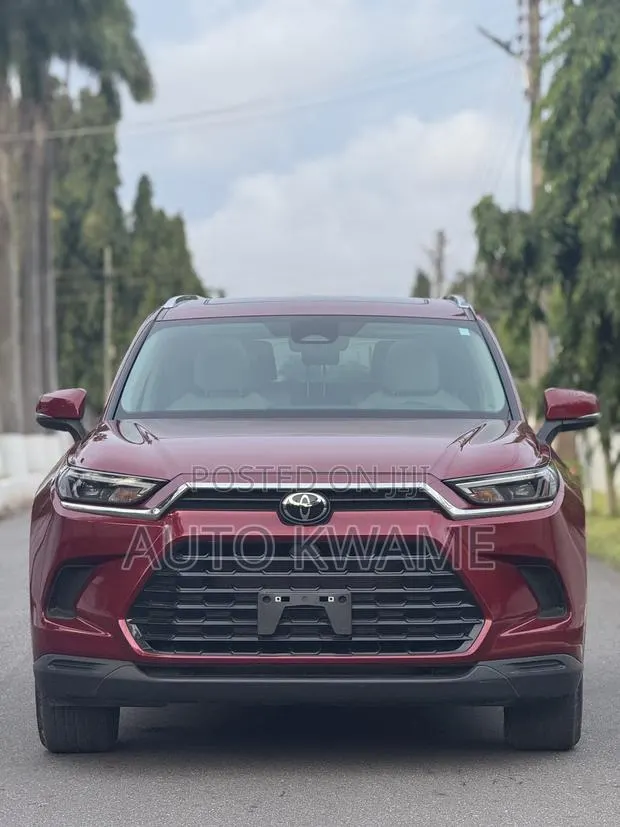 Toyota Highlander XLE AWD 2024 Red · Photo 1