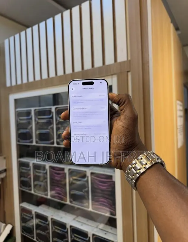 Apple iPhone 17 Pro 256 GB Silver · Photo 1