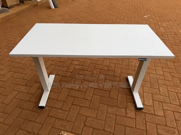 Uk Used Electric Adjustable Office Desk · Photo 1